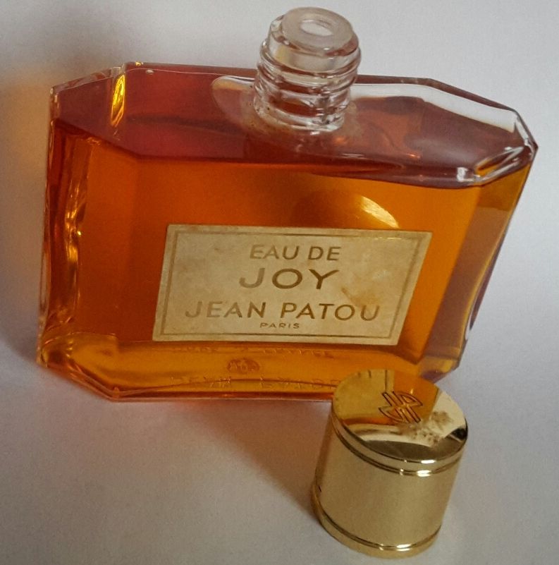 Jean patous joy. Жан Пату. Joy от Jean Patou. Жан Пату модельер. Joy от Jean Patou, 1935 год.