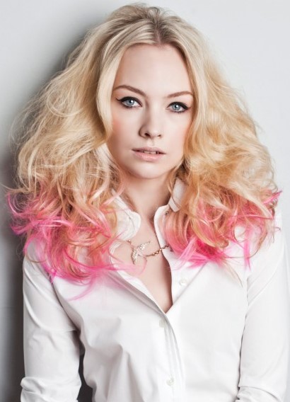 Розовые кончики волос фото