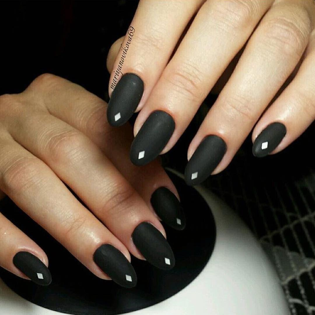 Черные ногти наращивание. Темный маникюр. Черные ногти. Ногти темные. Черные матовые ногти.