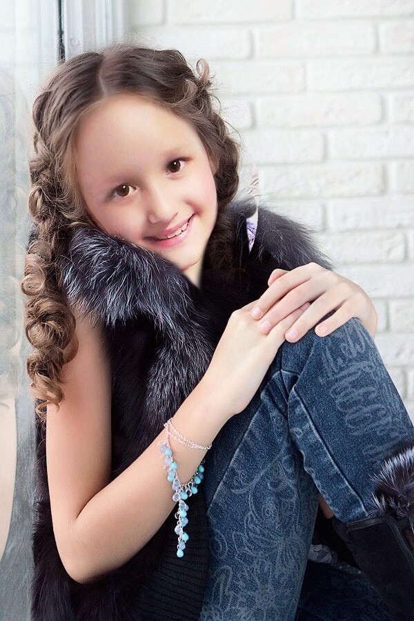 Девочки 10 лет знакомства. Красивые девушки 12-13 лет. Devoska12 Let. Красивые девушки 10 11 лет. Красивые девочки 10.