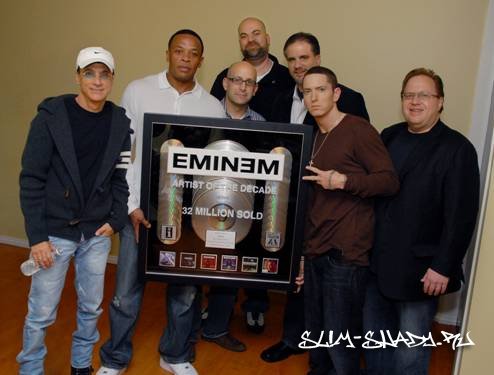 Eminem получил премию "Артиста десятилетия".