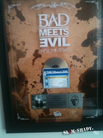 BillBoard   Bad Meets Evil !