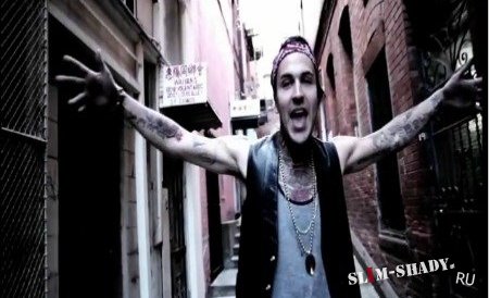 Yelawolf-No Hands (Official Music Video )