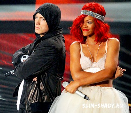  Rihanna - "Loud".    Eminem'a.  .